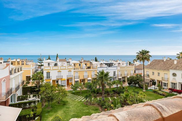 Foto 1 de Casa en alquiler en Los Monteros - Bahía de Marbella de 3 habitaciones con terraza y muebles