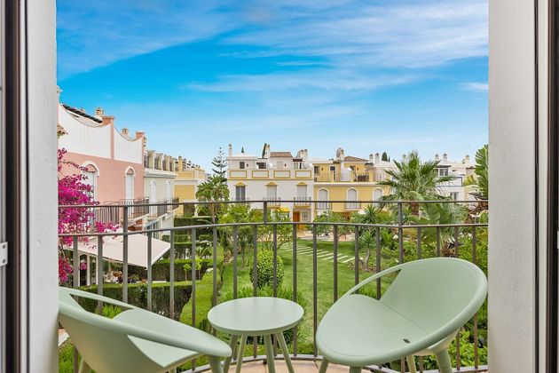 Foto 2 de Casa en alquiler en Los Monteros - Bahía de Marbella de 3 habitaciones con terraza y muebles