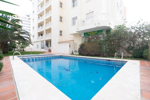 Foto 2 de Alquiler de piso en Playa de los Boliches de 2 habitaciones con terraza y piscina