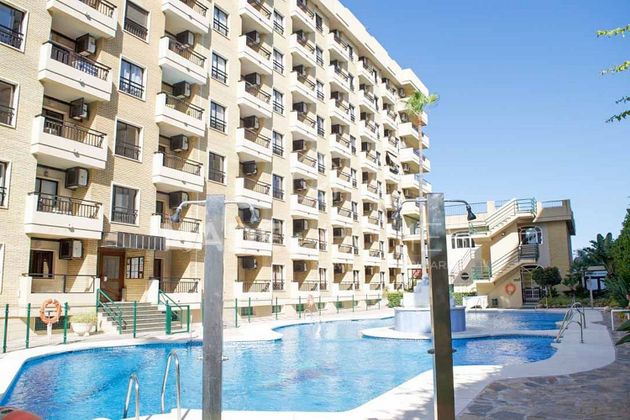Foto 1 de Piso en alquiler en paseo Maritimo Rey de España de 1 habitación con terraza y piscina