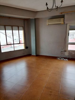 Foto 1 de Venta de piso en calle Del Ràfol de 3 habitaciones con terraza