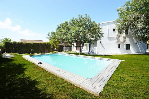 Foto 2 de Venta de chalet en Los Monasterios-Alfinach de 7 habitaciones con terraza y piscina