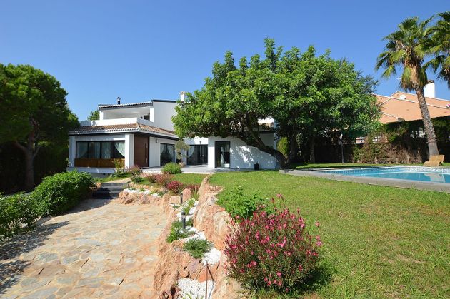 Foto 1 de Xalet en venda a Los Monasterios-Alfinach de 7 habitacions amb terrassa i piscina