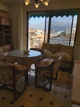 Foto 2 de Pis en venda a Bailén de 4 habitacions amb terrassa i mobles