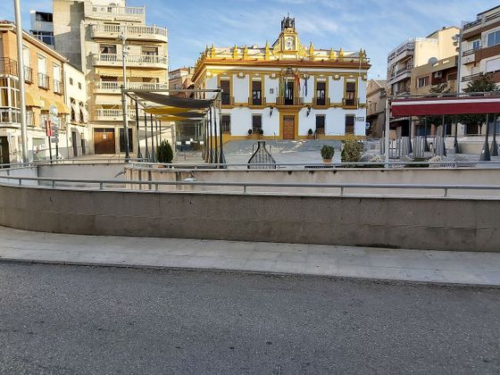 Foto 2 de Àtic en venda a plaza De a Constitución de 2 habitacions amb terrassa i aire acondicionat