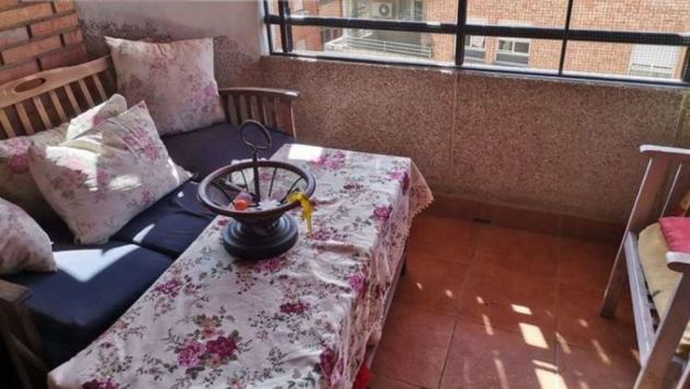 Foto 1 de Pis en venda a calle Sevilla de 4 habitacions amb terrassa i garatge