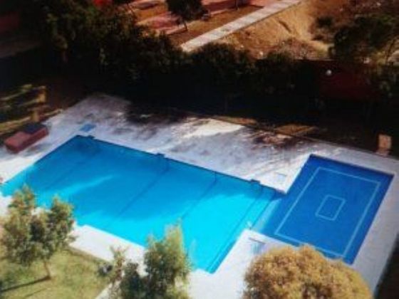 Foto 1 de Pis en venda a calle Diego Cabrera de 4 habitacions amb terrassa i piscina