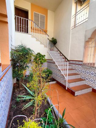Foto 2 de Casa adosada en venta en plaza Ciudad Jardín de 5 habitaciones con terraza y garaje