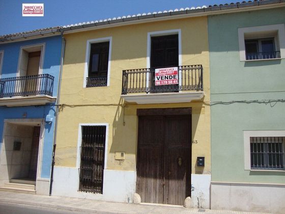 Foto 1 de Chalet en venta en Sollana de 4 habitaciones con balcón
