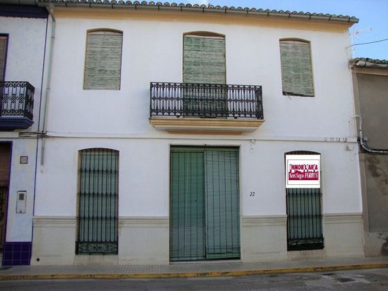 Foto 1 de Chalet en venta en Sollana de 5 habitaciones con terraza y balcón