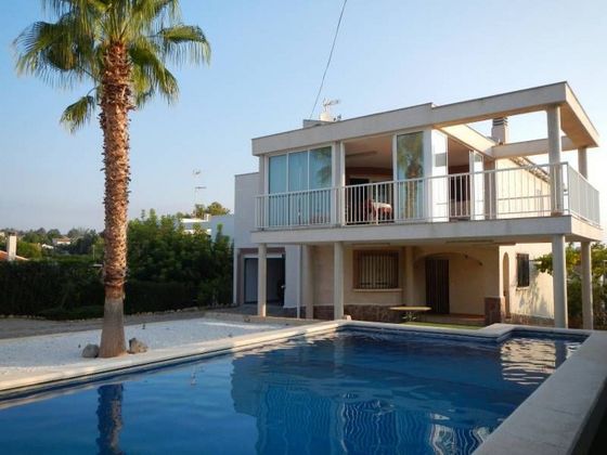 Foto 1 de Xalet en venda a Alginet de 3 habitacions amb terrassa i piscina