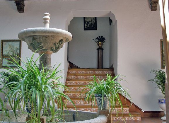 Foto 1 de Casa en venda a calle Convento de 10 habitacions amb terrassa i garatge