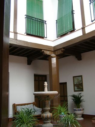 Foto 2 de Casa en venda a calle Convento de 10 habitacions amb terrassa i garatge