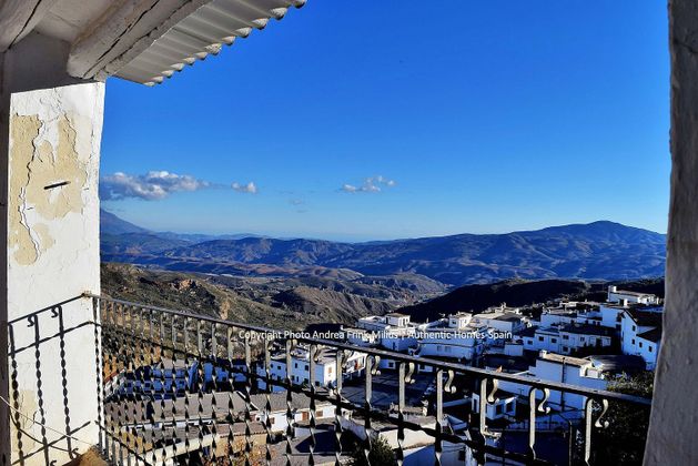 Foto 2 de Chalet en venta en Alpujarra de la Sierra de 48 habitaciones con terraza y jardín