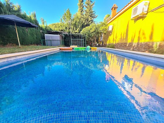 Foto 2 de Xalet en venda a Dos Hermanas de 4 habitacions amb terrassa i piscina