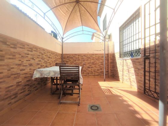 Foto 1 de Casa adossada en venda a parque Nueva Alcala de 3 habitacions amb terrassa i piscina