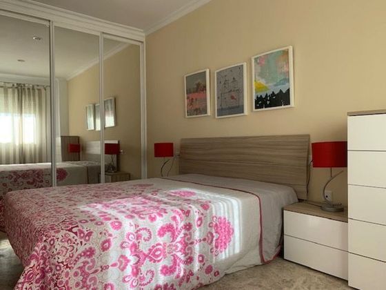 Foto 2 de Pis en lloguer a Bellavista de 3 habitacions amb terrassa i mobles