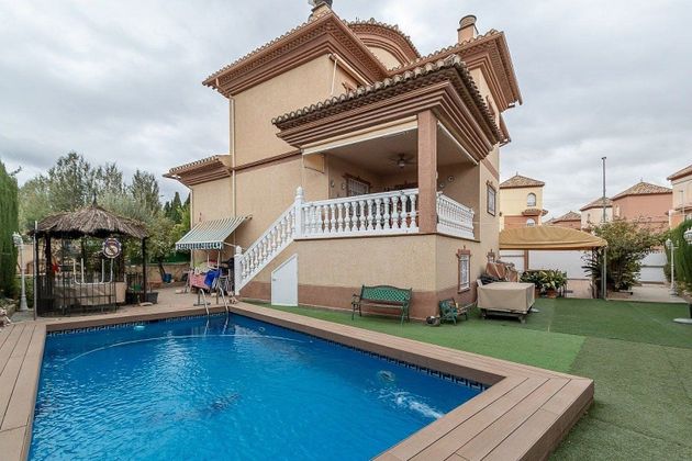 Foto 1 de Xalet en venda a Ogíjares de 4 habitacions amb terrassa i piscina