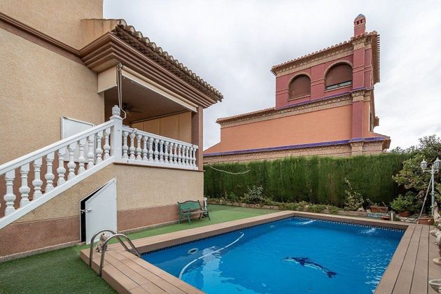 Foto 2 de Xalet en venda a Ogíjares de 4 habitacions amb terrassa i piscina
