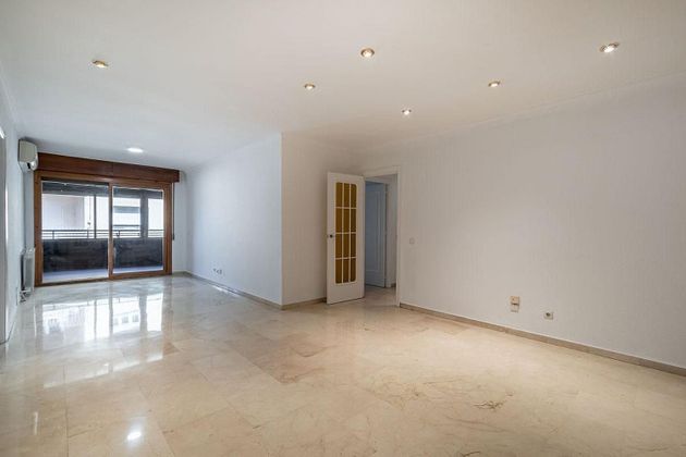 Foto 1 de Piso en venta en Camino de Ronda - Rosaleda de 4 habitaciones con terraza y garaje