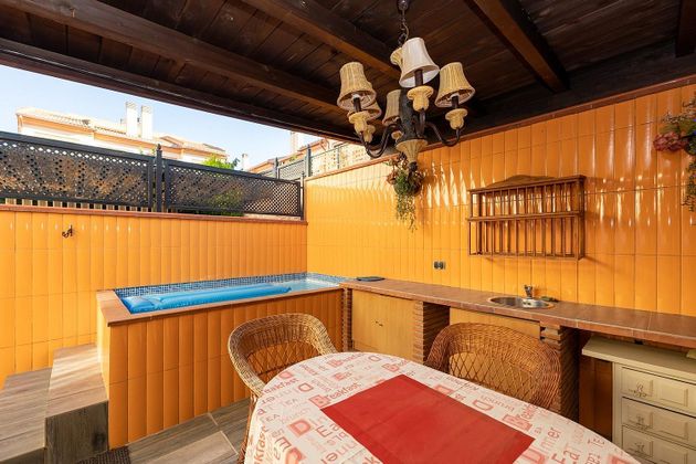 Foto 1 de Casa adossada en venda a Ogíjares de 4 habitacions amb terrassa i piscina