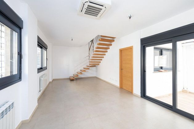 Foto 1 de Casa adossada en venda a Barrio de Zaidín de 4 habitacions amb terrassa i garatge