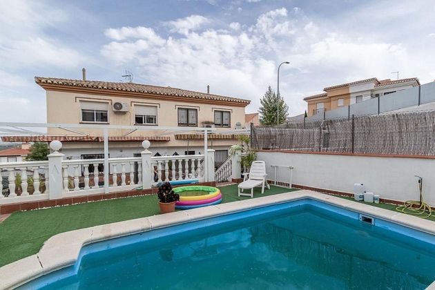 Foto 1 de Venta de casa en Jun de 2 habitaciones con piscina y balcón