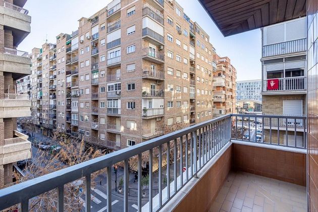 Foto 2 de Pis en venda a Camino de Ronda - Rosaleda de 5 habitacions amb terrassa i garatge