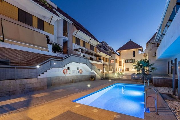 Foto 1 de Pis en venda a Barrio de la Vega de 2 habitacions amb terrassa i piscina