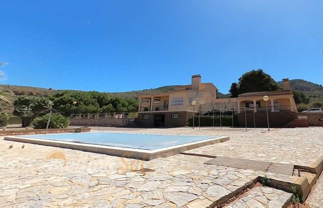 Foto 1 de Casa rural en venda a Los Belones de 7 habitacions amb terrassa i piscina