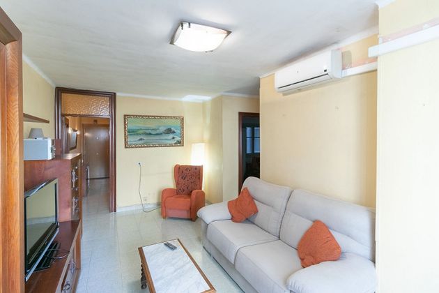 Foto 2 de Piso en venta en Perchel Norte - La Trinidad de 3 habitaciones con aire acondicionado y calefacción