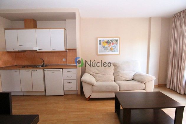 Foto 2 de Alquiler de piso en Avda. Elvas de 1 habitación con muebles y aire acondicionado