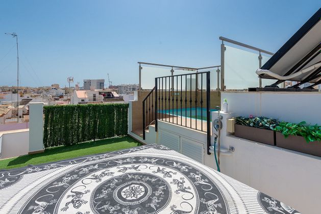 Foto 2 de Casa adosada en venta en Centro Urbano de 4 habitaciones con terraza y piscina