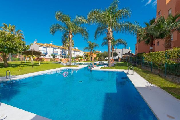 Foto 1 de Piso en venta en El Castillo de 2 habitaciones con terraza y piscina