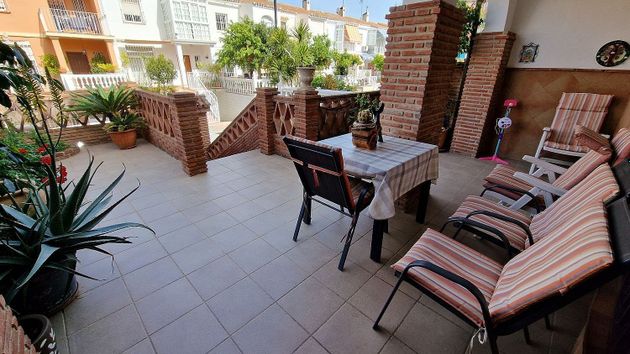 Foto 2 de Casa en venda a Las Lagunas de 4 habitacions amb terrassa i garatge