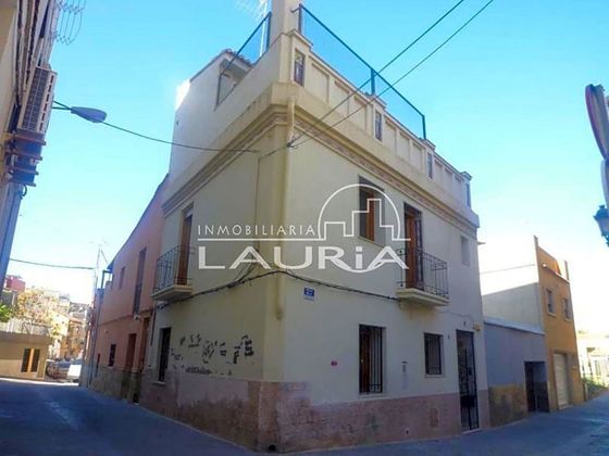 Foto 1 de Casa en venda a Centro Ciudad de 3 habitacions amb terrassa i aire acondicionat
