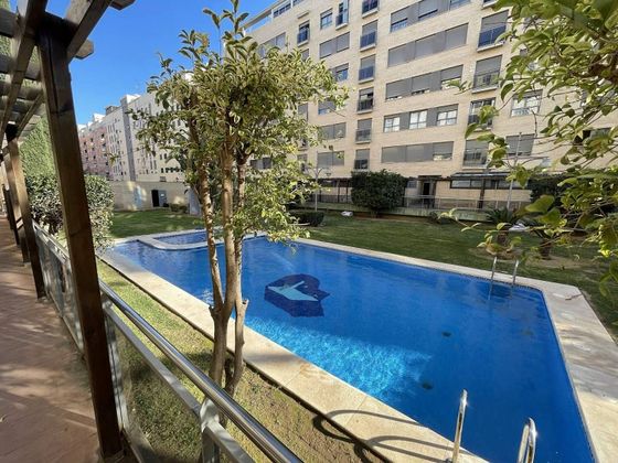Foto 2 de Venta de piso en Benicalap de 2 habitaciones con terraza y piscina