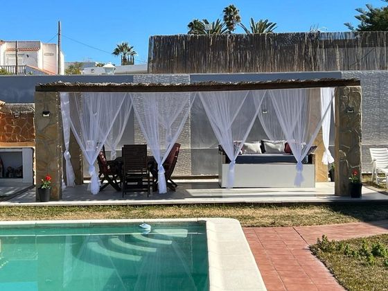 Foto 1 de Xalet en venda a Urbanizaciones de 5 habitacions amb terrassa i piscina