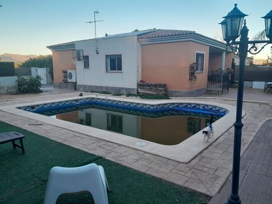 Foto 2 de Casa adossada en venda a Parque de la Bombilla-Pla de Rascanya de 4 habitacions amb terrassa i piscina