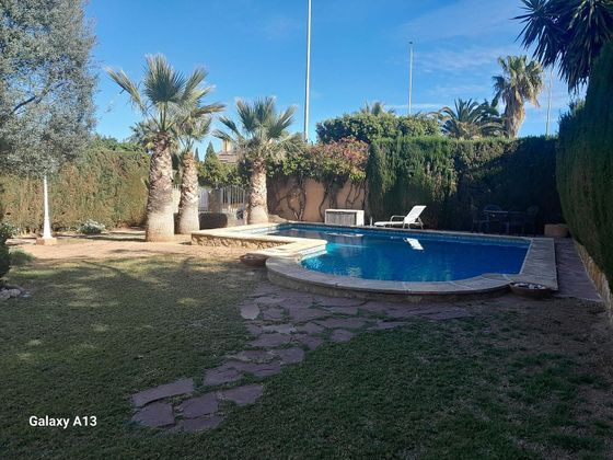 Foto 2 de Casa adosada en venta en San Antonio de Benagéber de 5 habitaciones con terraza y piscina