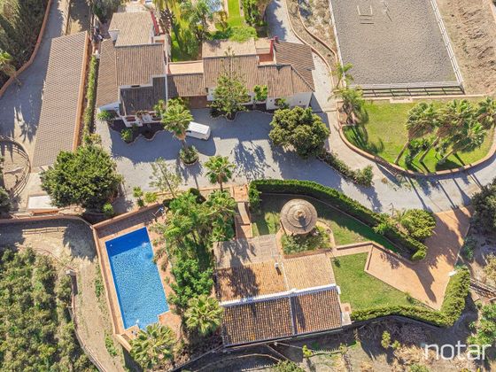 Foto 2 de Casa en venda a calle De Frigiliana de 9 habitacions amb terrassa i piscina