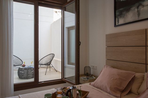 Foto 2 de Dúplex en lloguer a calle Huertos de 2 habitacions amb terrassa i mobles