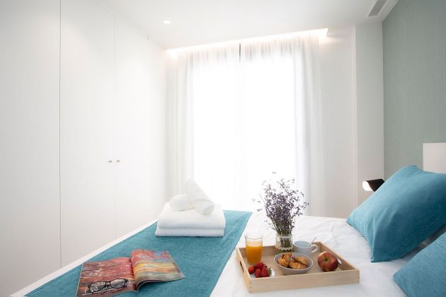 Foto 2 de Pis en lloguer a calle Juan Llorens de 2 habitacions amb mobles i aire acondicionat