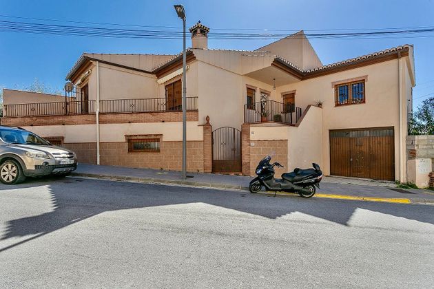 Foto 1 de Chalet en venta en Güevéjar de 4 habitaciones con terraza y garaje