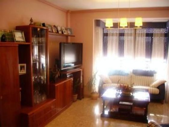 Foto 2 de Pis en lloguer a Els Orriols de 4 habitacions amb mobles i aire acondicionat