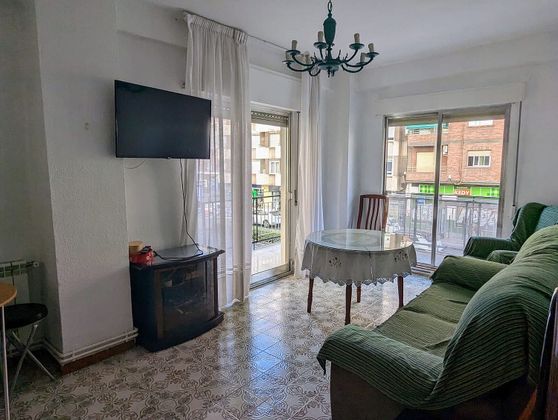 Foto 2 de Alquiler de piso en calle Jacinto Benavente de 3 habitaciones con terraza y muebles