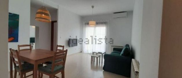 Foto 2 de Alquiler de piso en calle Santa Adela de 3 habitaciones con terraza y muebles