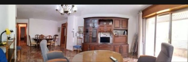 Foto 2 de Piso en alquiler en calle Abén Humeya de 3 habitaciones con terraza y muebles