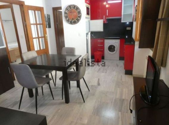 Foto 2 de Pis en lloguer a Centro - Sagrario de 1 habitació amb mobles i calefacció