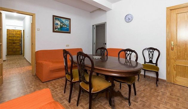Foto 1 de Pis en lloguer a Camino de Ronda - Rosaleda de 4 habitacions amb mobles i calefacció